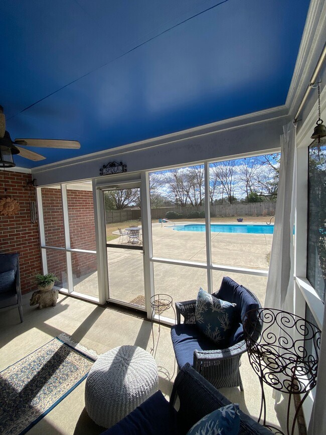 Building Photo - 5010 Emerald Isle Ct