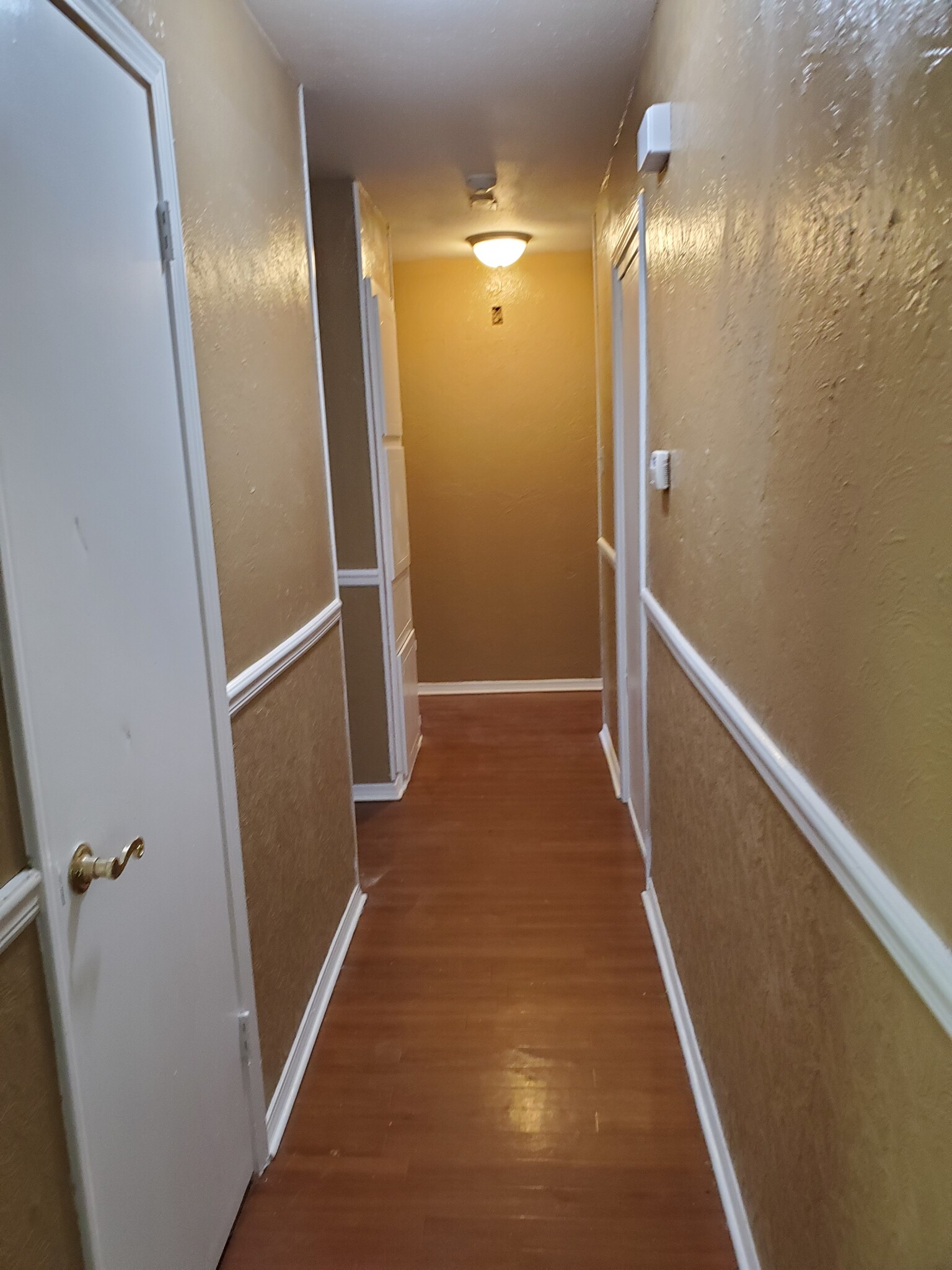 Hallway - 4650 N Lake Dr