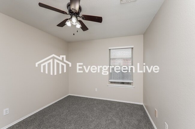 Building Photo - 1501 Meadow Creek Dr