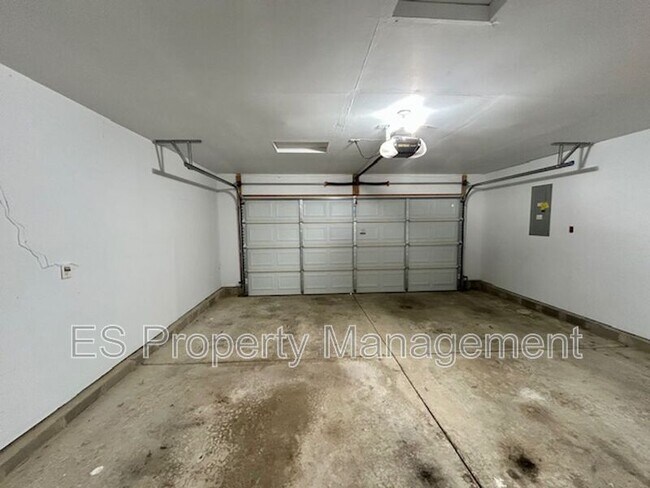 Building Photo - 6021 Morning Dove Dr