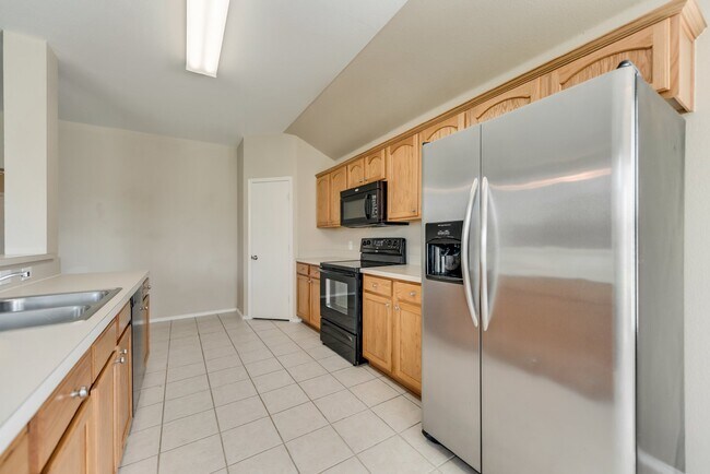 Building Photo - Updated 3-2-2 Ranch in McKamy Evers (North Denton)