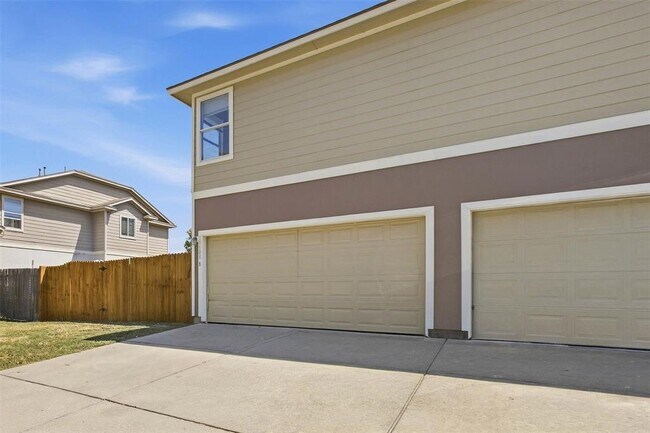 Building Photo - 13808 Harris Ridge Blvd