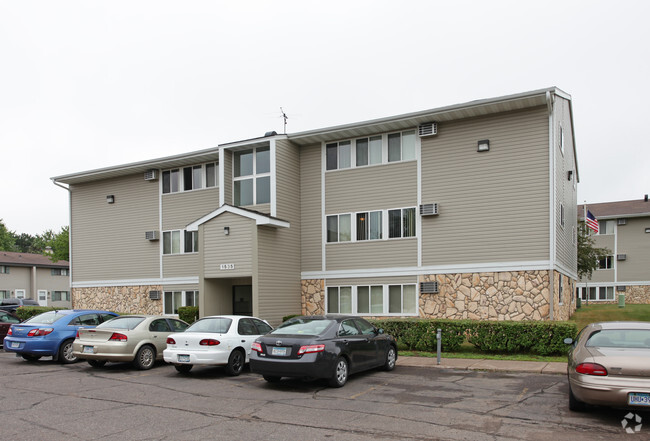 Primary Photo - Sahlman Townhouses West