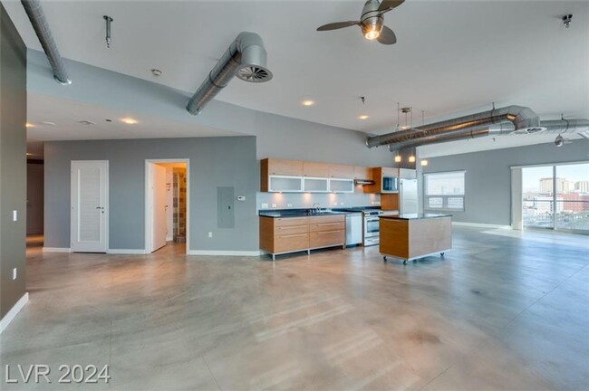 Building Photo - NEWPORT LOFTS--MAGNIFICENT PANORAMIC VIEWS...