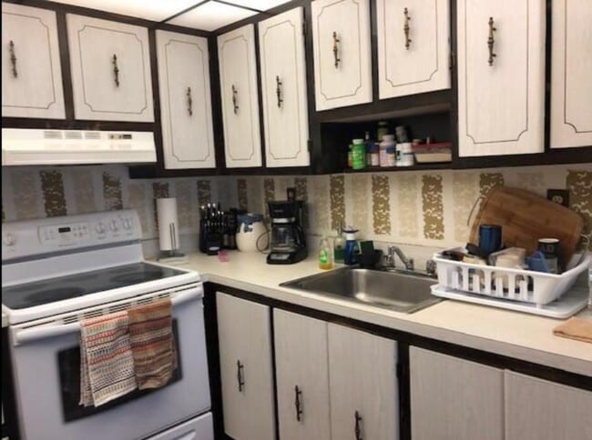 Building Photo - 522 Capri K