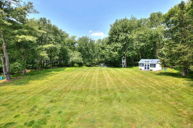 Building Photo - 287 Greens Farms Rd