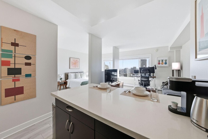 Building Photo - 899 Pine St