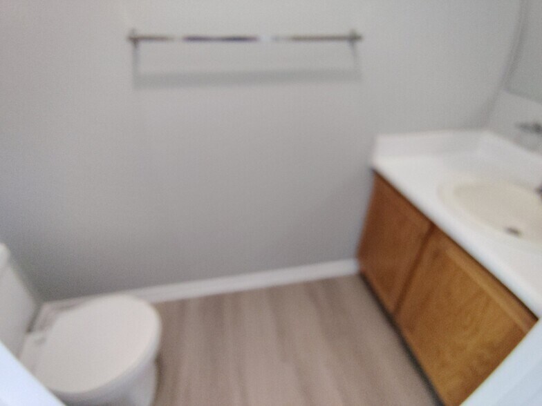 Building Photo - 16 Duiguid Dr