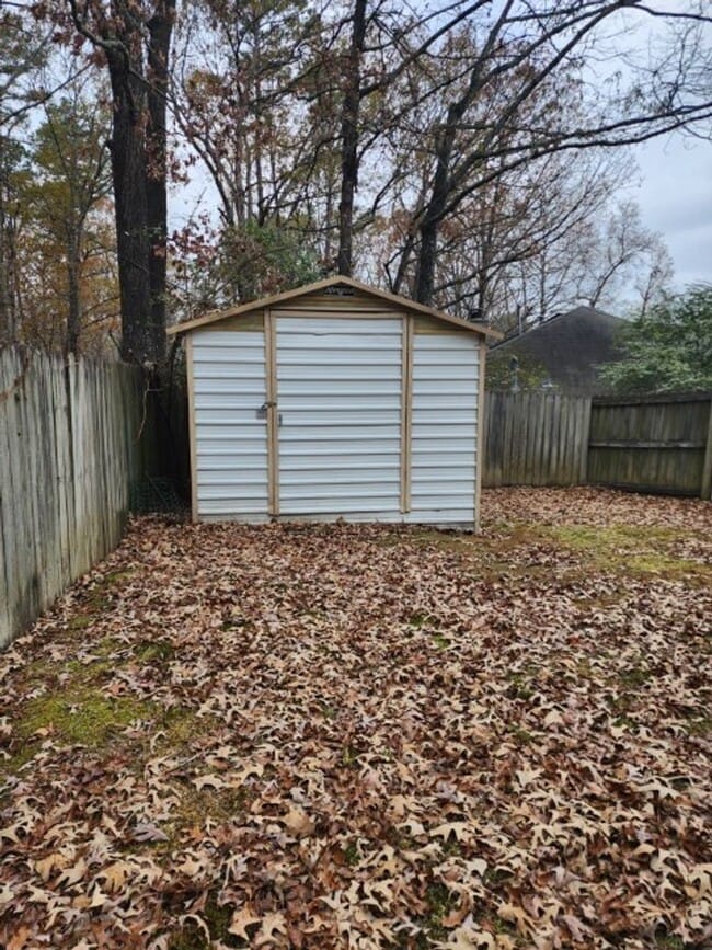 Building Photo - 15 Honey Locust Ct