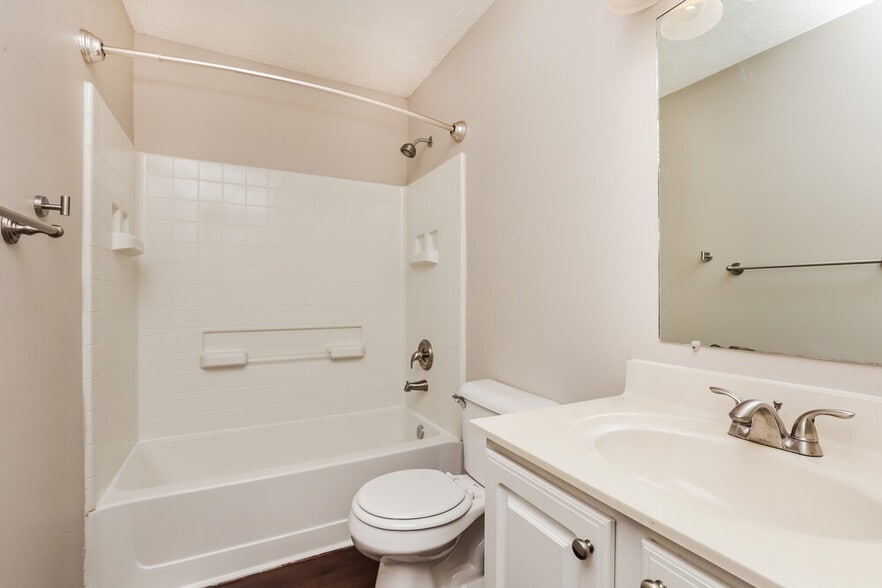 Building Photo - 227 Elderberry Way