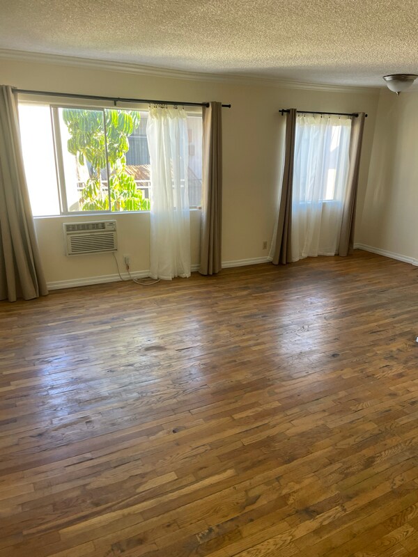 Building Photo - 5853 Virginia Ave