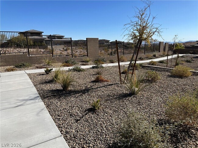 Building Photo - 12488 Primrose Grove Ln