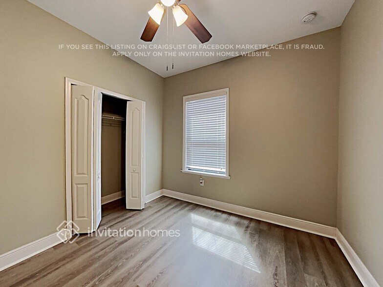 Building Photo - 7526 39th Ave E