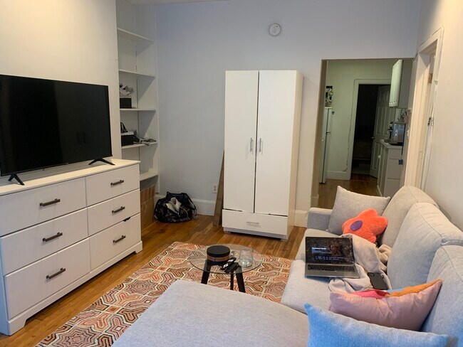 Building Photo - 45 Westland Ave