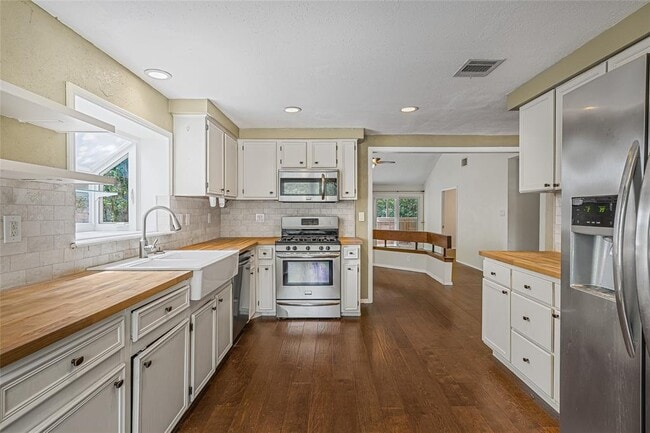 Building Photo - 4409 Bridlewood Dr