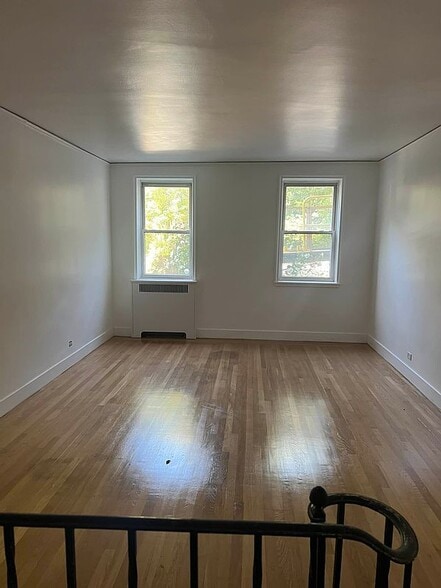 Building Photo - 3810 Greystone Ave