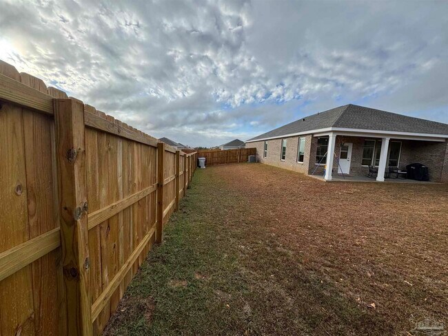 Building Photo - 6330 Buckthorn Cir