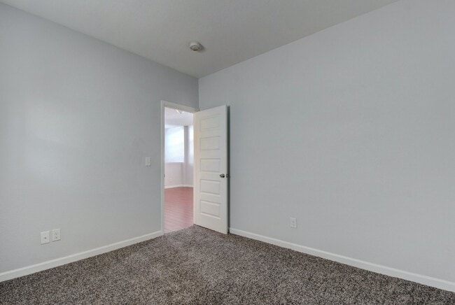 Building Photo - 4BR/2BA Beautiful Historic Home in the Highlands! AVAIL NOW