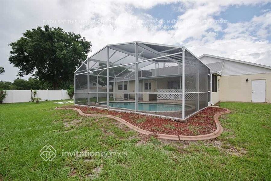 Building Photo - 3253 Little Sound Dr