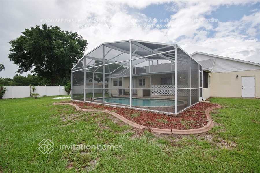 Building Photo - 3253 Little Sound Dr