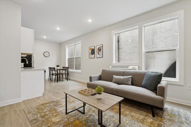 Building Photo - 1522-1532 W Girard Ave