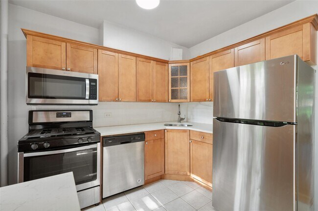 Building Photo - 212 Larchmont Acres