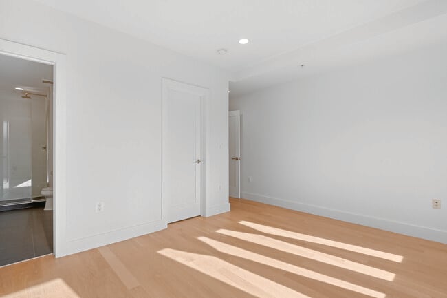 Building Photo - 1515 K St SE