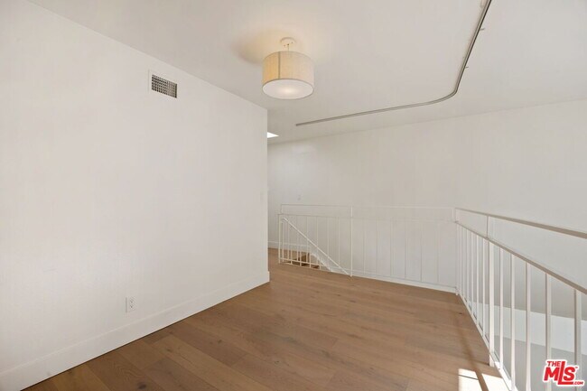 Building Photo - 3010 Colorado Ave