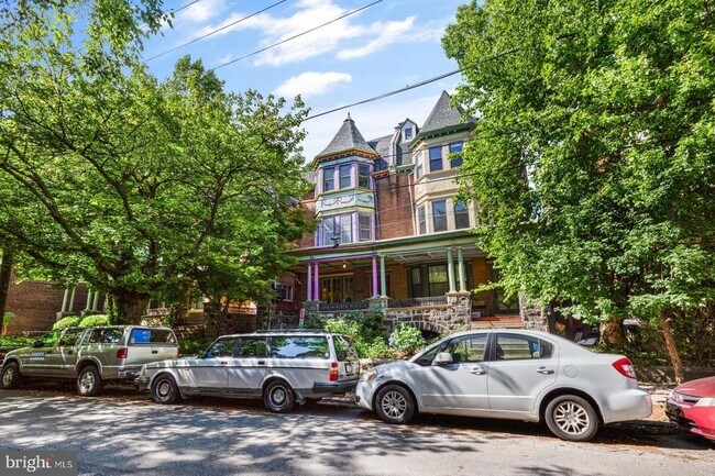 Building Photo - 4411 Pine St