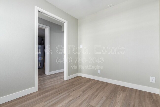 Building Photo - 1332 N 71st St