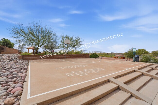 Building Photo - 9960 E Banister Dr