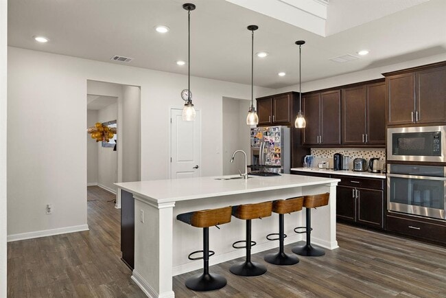 Building Photo - 604 Spindrift Ln