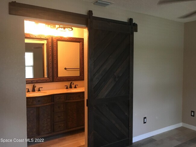 Building Photo - 2859 Kingston Ln