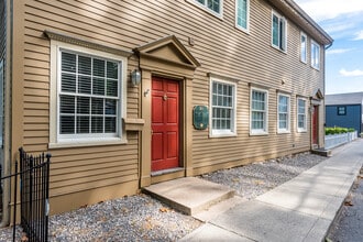 Building Photo - 11 N Main St