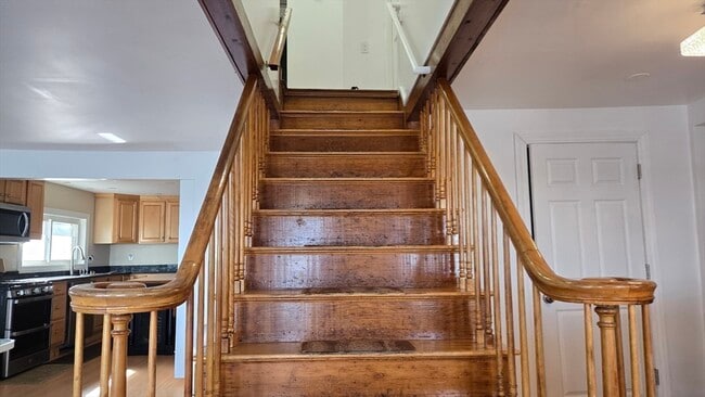 Building Photo - 16 Homestead Ave