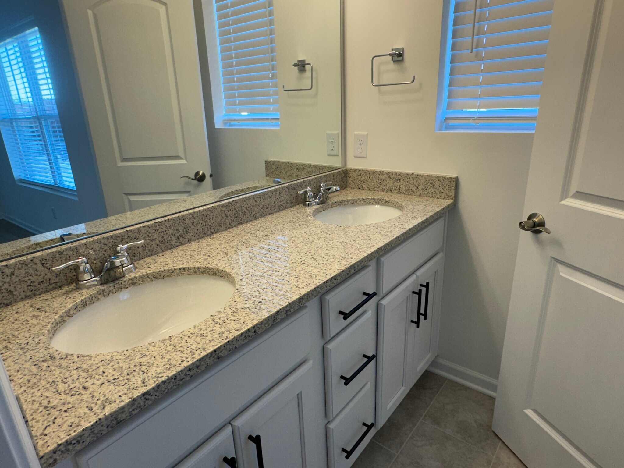 Building Photo - 5888 Butterfield Ct