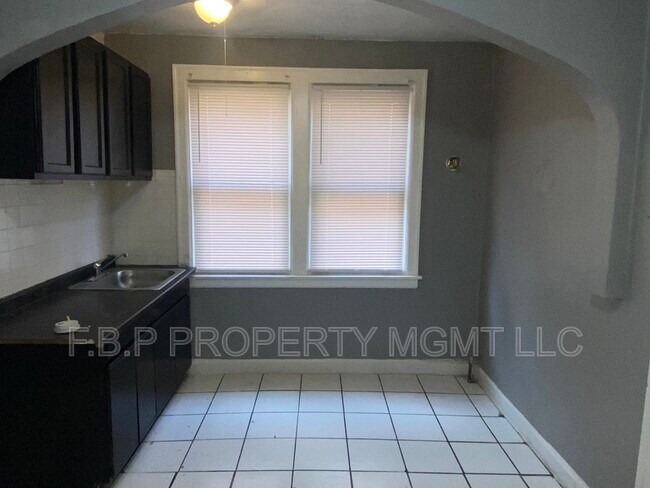 Building Photo - 5049 Coplin St