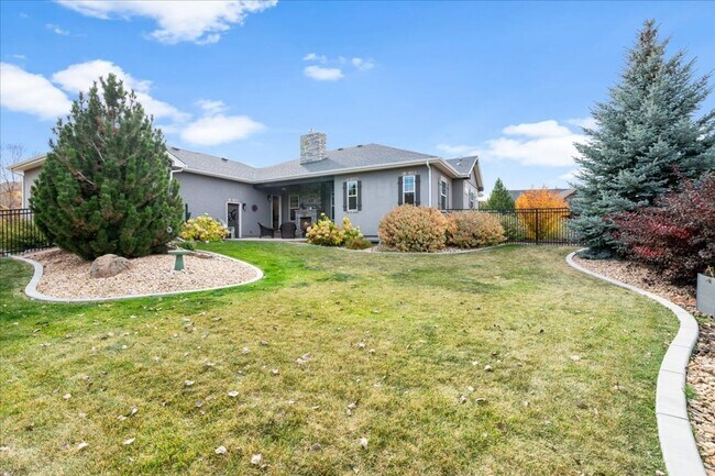 Building Photo - Stunning Custom Home in Gated Community!