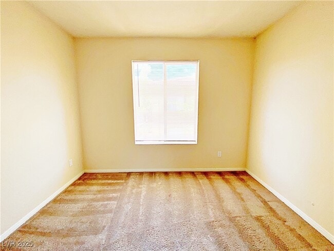 Building Photo - 7200 W Pirates Cove Rd