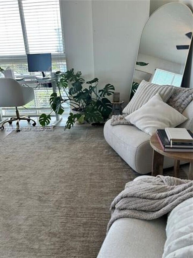 Building Photo - 7275 SW 90th St