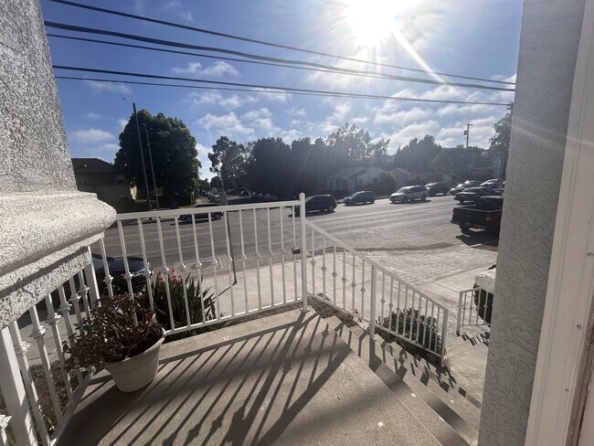 Building Photo - Heart of Mar Vista