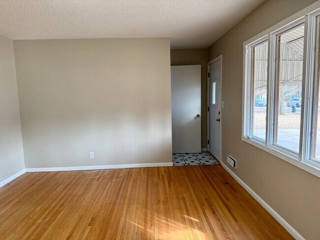 Building Photo - THREE BEDROOM SINGLE-FAMILY HOME WITH ACREAGE!