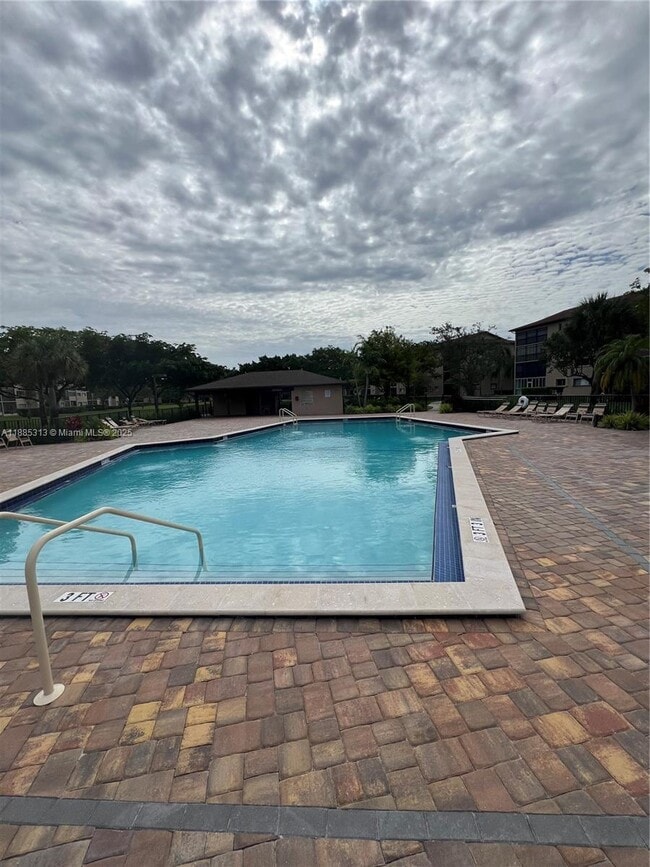 Building Photo - 12550 SW 15th St