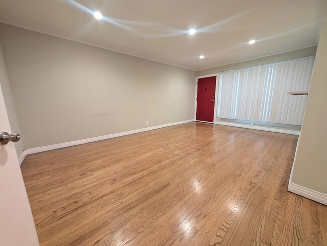 Building Photo - 1509 Orange Grove Ave