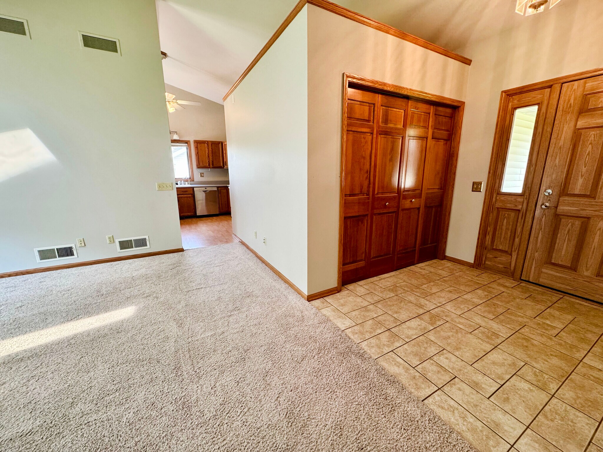 Front Foyer - 5807 Black Walnut Dr