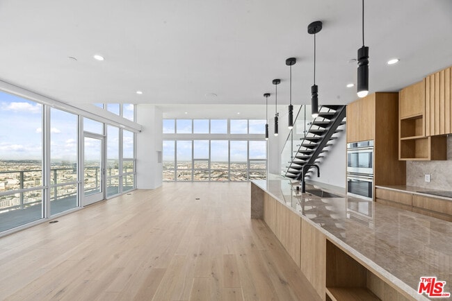 Building Photo - 230 W Olympic Blvd