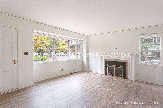 Building Photo - 3010 SE 36th Ave