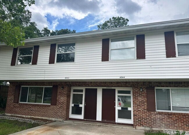 Building Photo - 6064 Longchamp Dr
