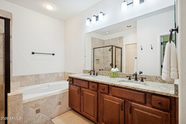 Building Photo - 3935 E Rough Rider Rd