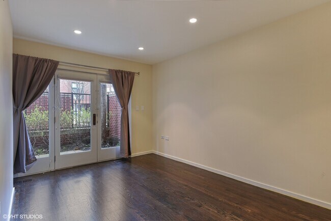 Building Photo - 1701 N Halsted St